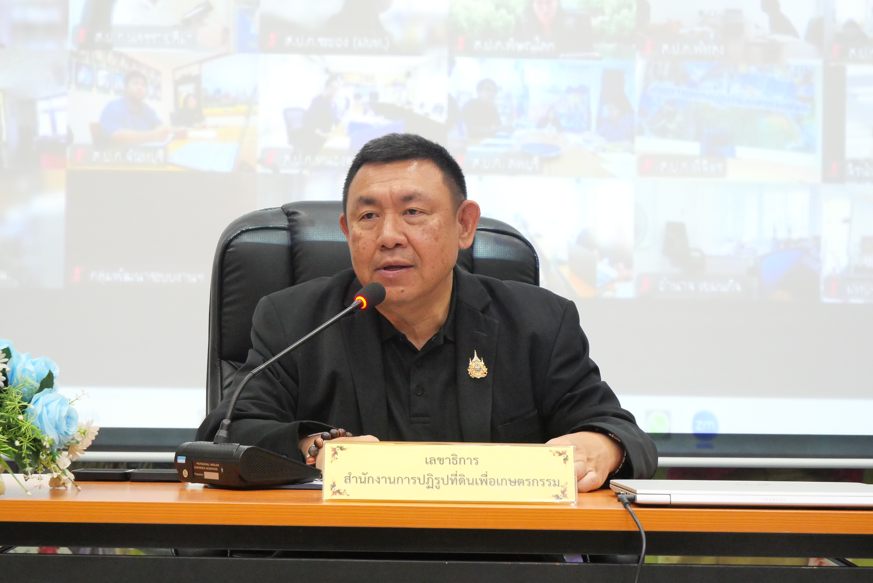 title - เลขาธิการ ส.ป.ก. เปิดการประชุม “สร้างความเข้าใจในการดำเนินโครงการและให้คำชี้แจงเกี่ยวกับการรวบรวม การเก็บข้อมูลเพื่อ ใช้ในการจัดทำแผนกำหนดตำแหน่ง เพื่อปรับปรุงการกำหนดตำแหน่งเป็นระดับสูงขึ้น ของ ส.ป.ก.”